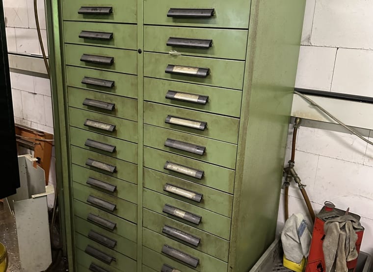 DICK workshop drawer cabinet with contents