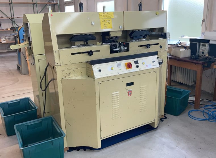 Machine pour l'industrie du textile PROTOS 911 TD 90