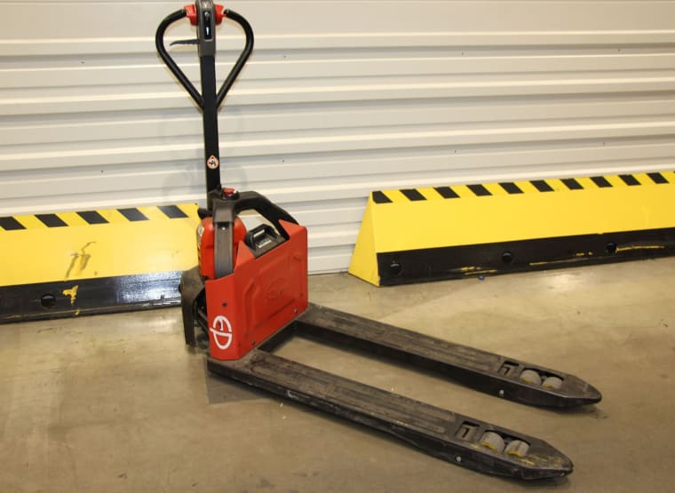 EP EPT 12-EZX Electric pallet truck