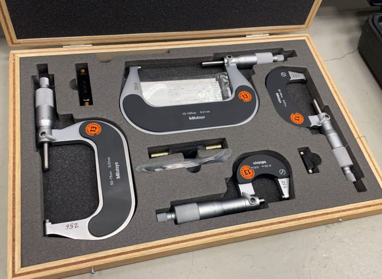 MITUTOYO set of outside micrometers