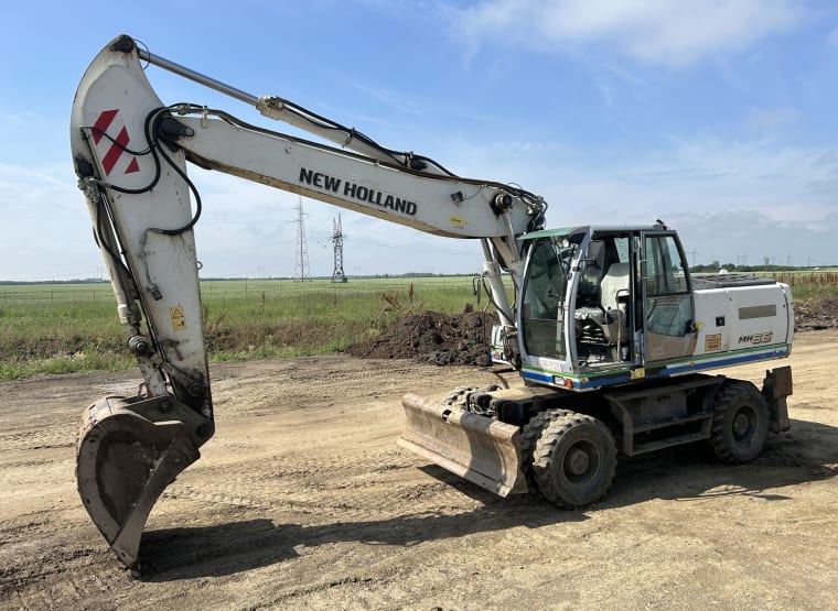 Escavadora NEW HOLLAND MH 6.6