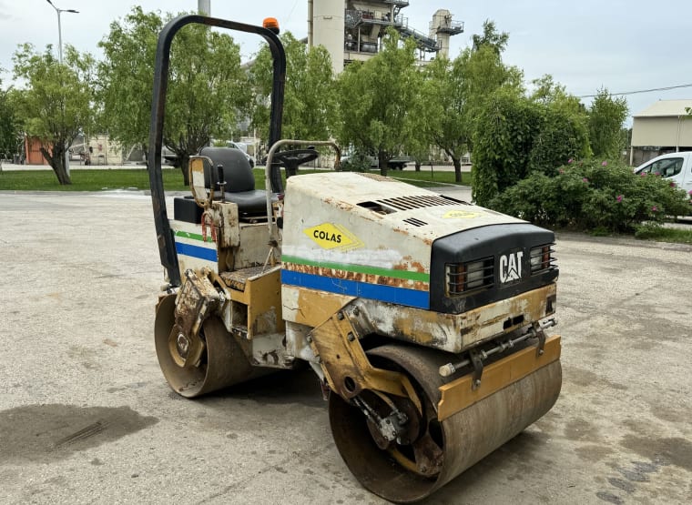 CAT CB224C Roller