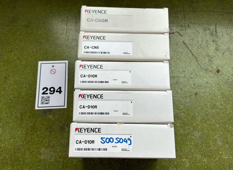 KEYENCE LOT CONNECTION CABLES