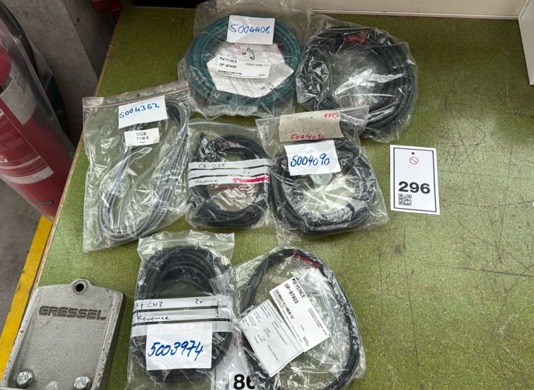 KEYENCE Lot conncetion cables