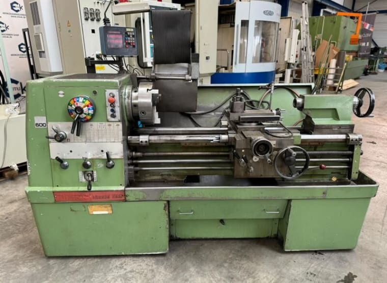 COLCHESTER Mascot 1600 Lead and feed spindle lathe
