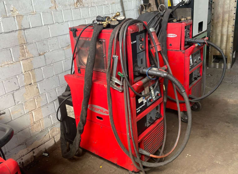 FRONIUS VARIOSYNERGIC 5000-2 Q/W gas-shielded arc welder with wire feed case
