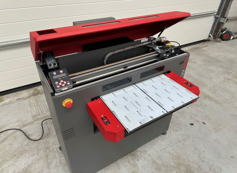 COMPRESS UV-600S flatbed printer