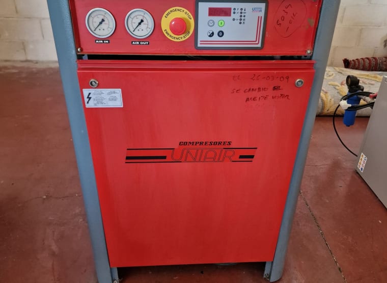 Compressor de parafuso UNIAIR SWI 15 P 10 S 380