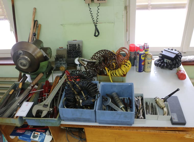 Workbench with contents