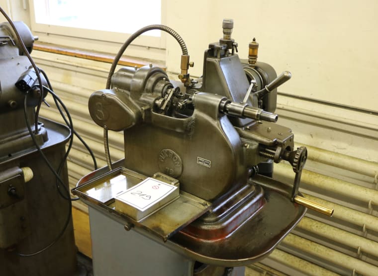 MIKRON 79 Gear hobbing and thread milling machine