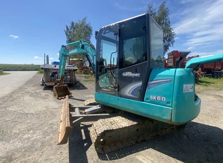 Escavadora KOBELCO SK 60-8