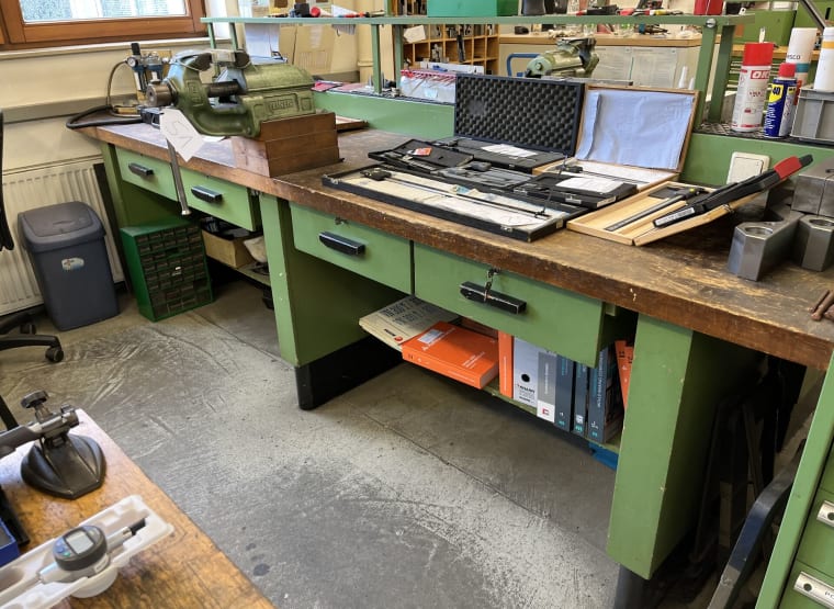 Workbench with contents