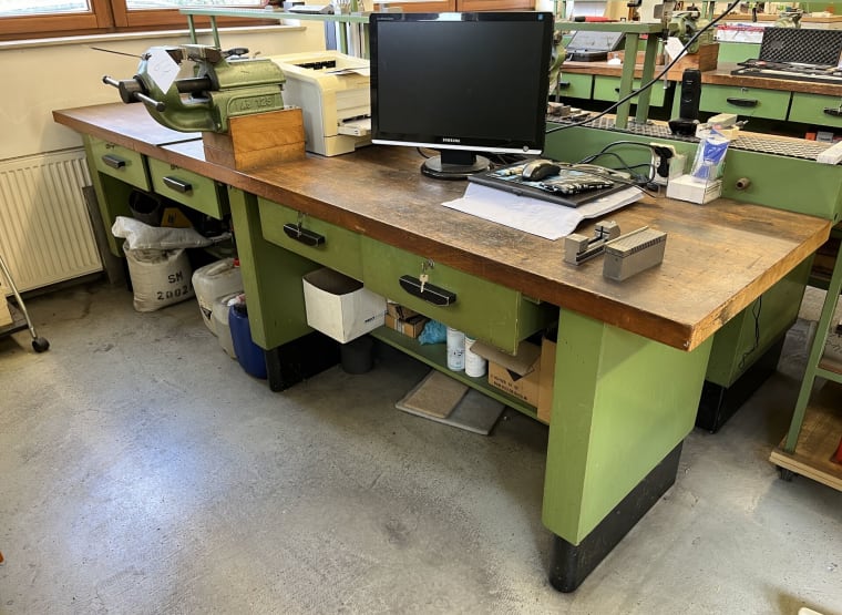 Workbench with contents