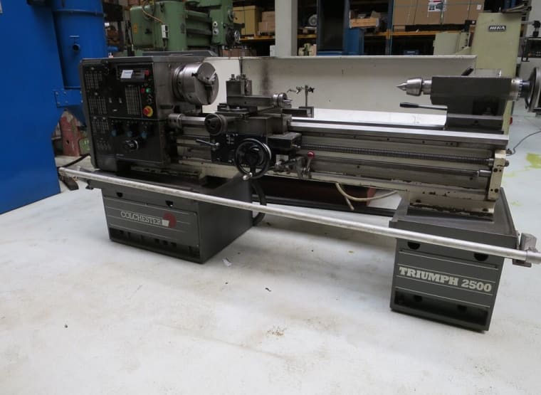 COLCHESTER Triumpf VS 2500 Center Lathe