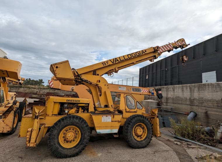 Self-propelled crane 15 Ton VALLOGY 150 a