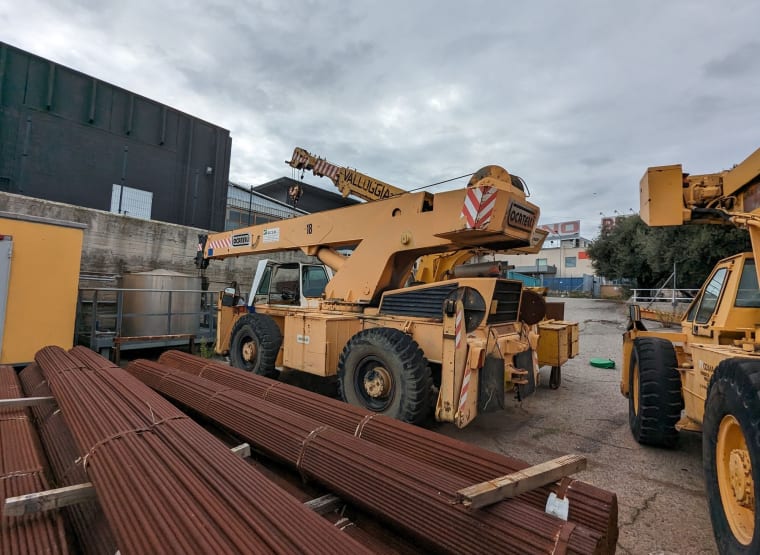 Grua (construção) LOCATELLI GRIL 168P