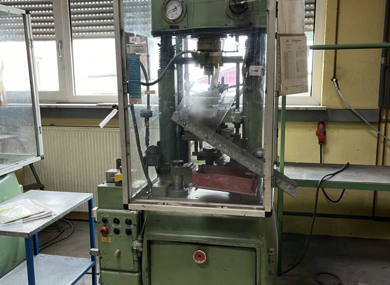 KOMAGE K15 Hydraulic press