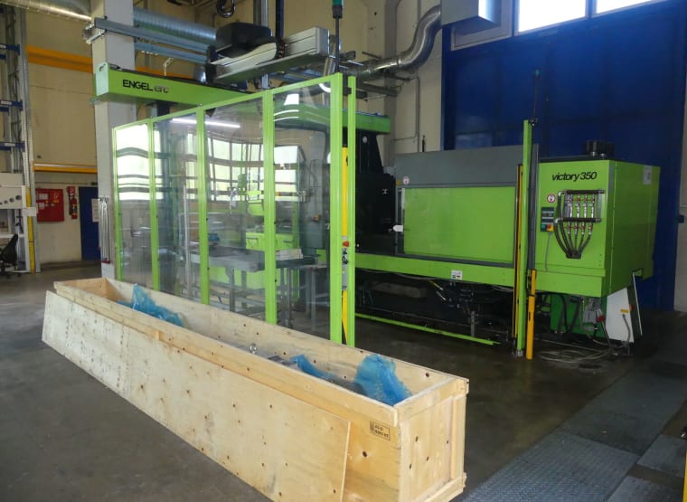 ENGEL VICTORY 2050/350 TECH Injection Moulding Machine