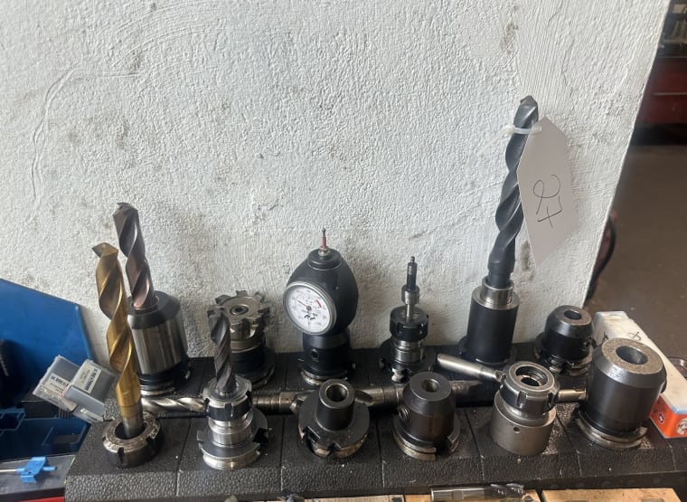 Lot SK 40 tool holders