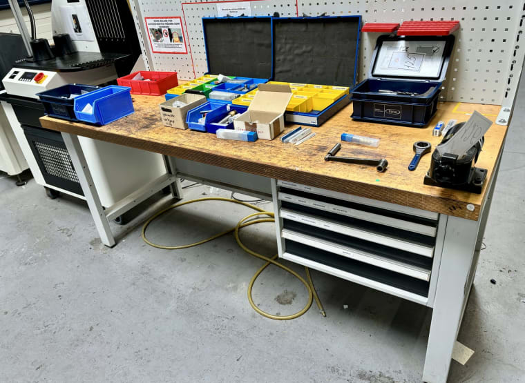 GARANT Workbench with contents