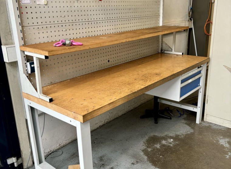 GARANT Workbench with contents