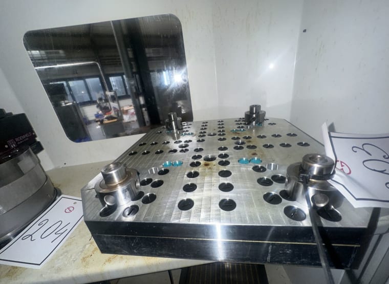 Clamping plate