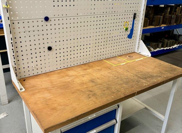 Workbench without contents