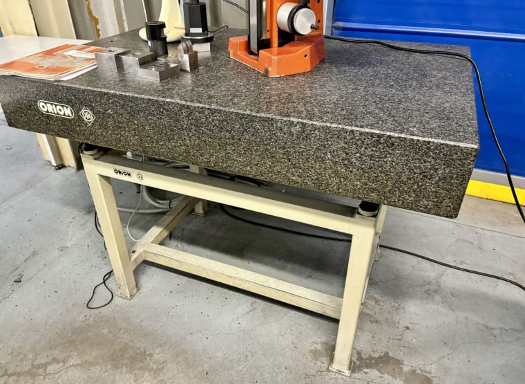 ORION Granite measuring plate with contents