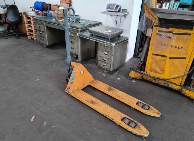 POWERLIFT Manual Pallet Truck