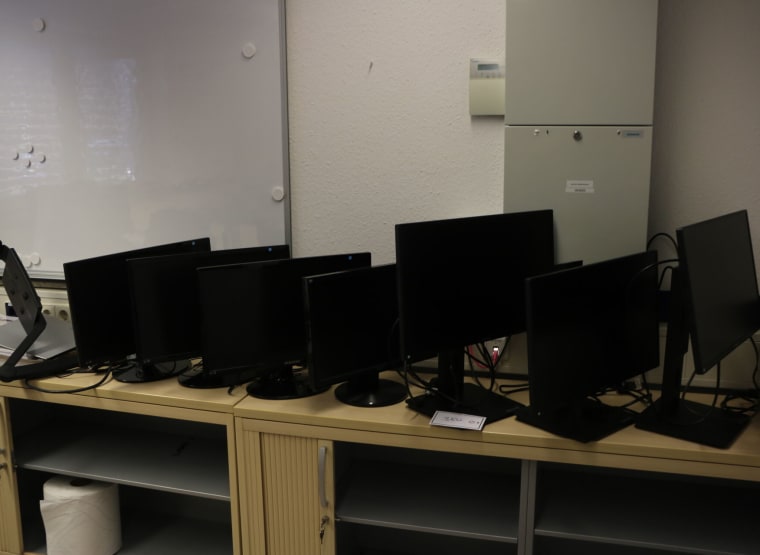 9 PC monitors