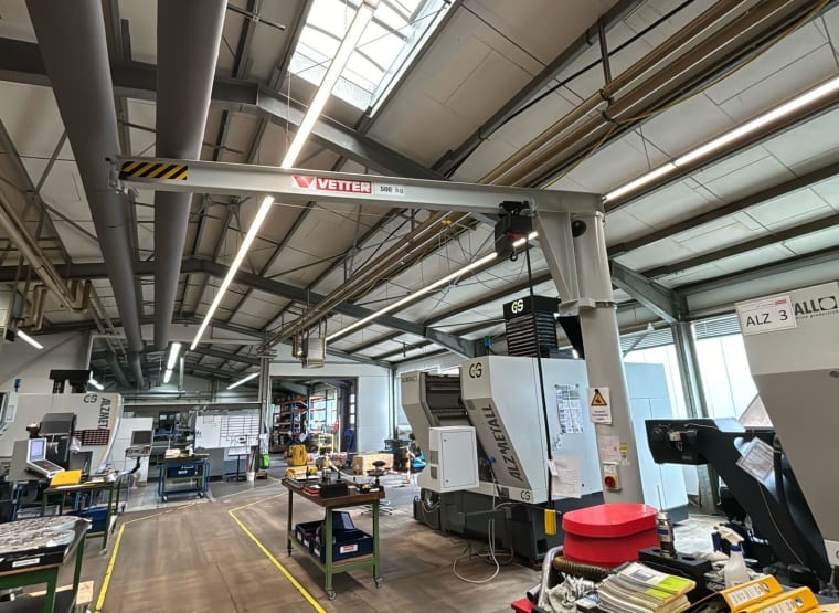 VETTER M5-4.0 column-mounted slewing jib crane