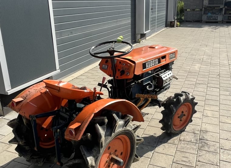 KUBOTA B 6000 4x4 Small tractor