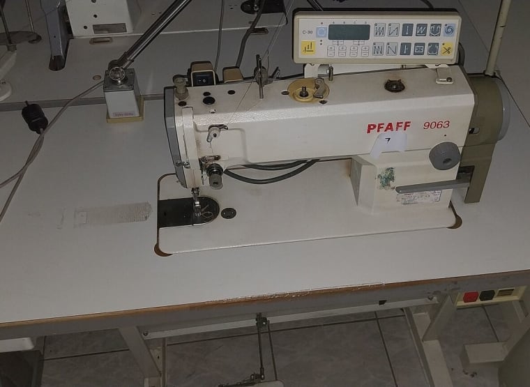 Equipo para la industria textil PFAFF 9063