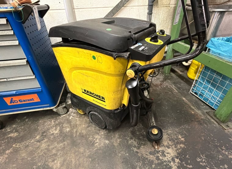 KÄRCHER BR 40/25 C BP PACK floor cleaner