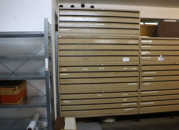 4 workshop cabinets with contents