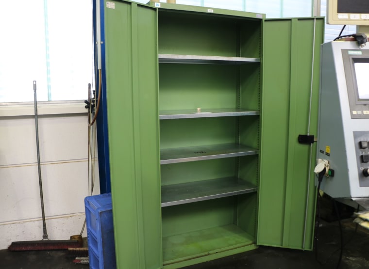 Double-door workshop cabinet without contents