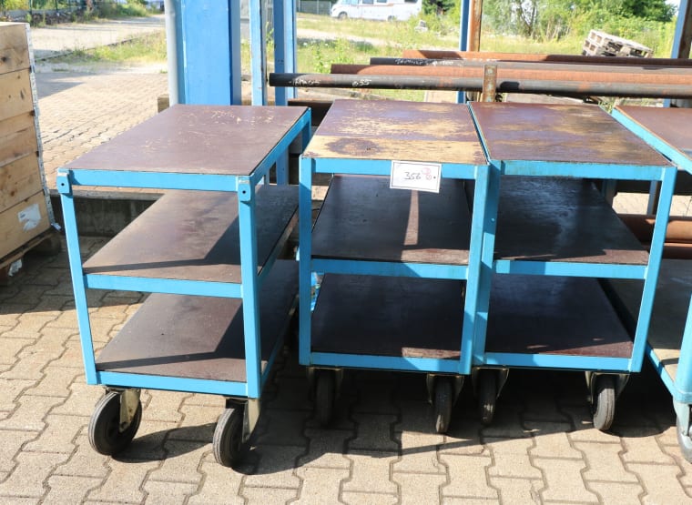 3 Material transport trolleys without contents