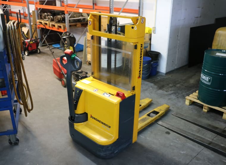 JUNGHEINRICH EJC 110 Electric pallet truck