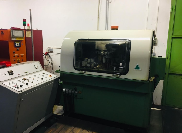 EWAG F102 NC tool grinding machine