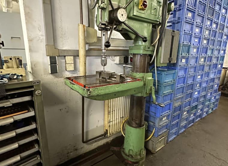 ALZMETALL AB 4 Column Drilling Machine