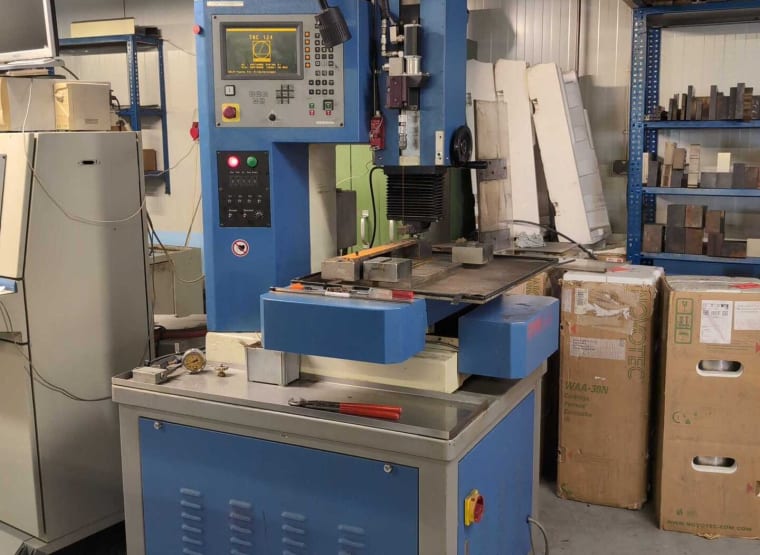 BES S 32-3 CNC Startgat-erodeermachine