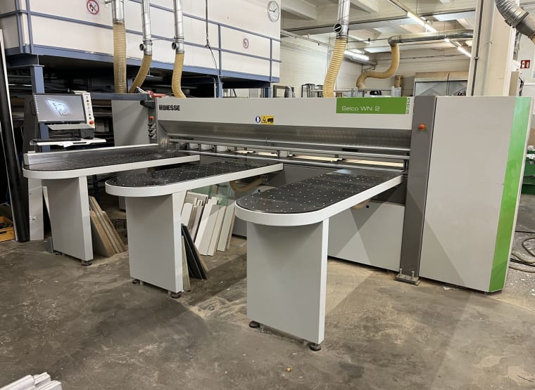 Scie de délignage de panneaux CNC BIESSE SELCO WN2