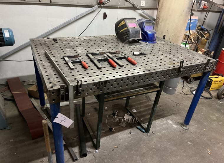 Welding table