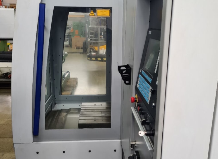 CNC megmunkáló központ MIKRON HSM 700