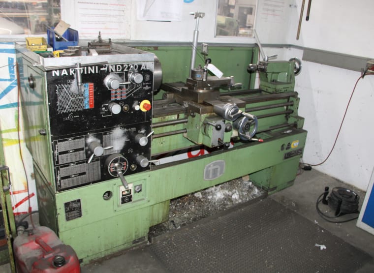 NARDINI ND 220 AE Center lathe