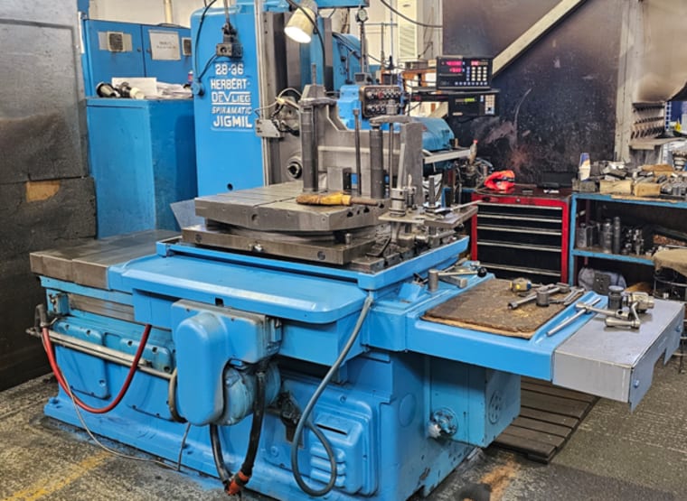 DEVLIEG 2B-36 Milling machine