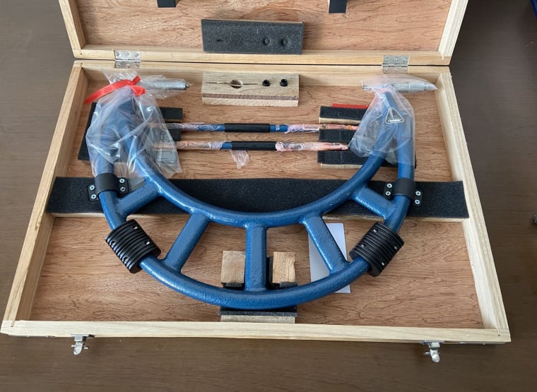 FREUTEK SDM0033 Outside Micrometers with Interchangeable Anvils 300-400 x 0,01 mm