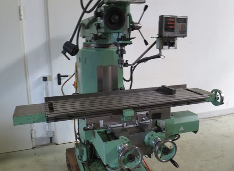 TOS FNK 2 Milling machine universal