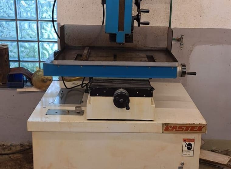 CASTEK SD 24 Startloch-Senkerodiermaschine