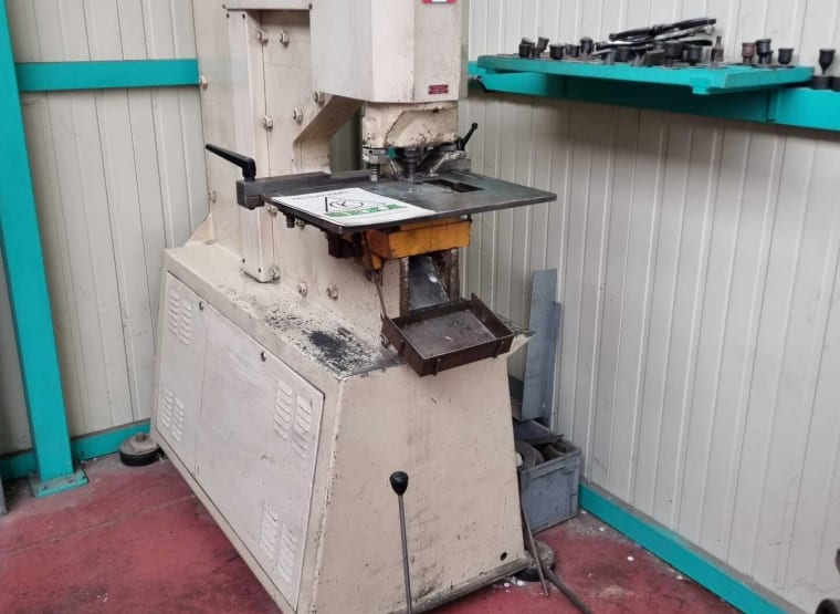 GEKA PU.MA. 50 Punching machine